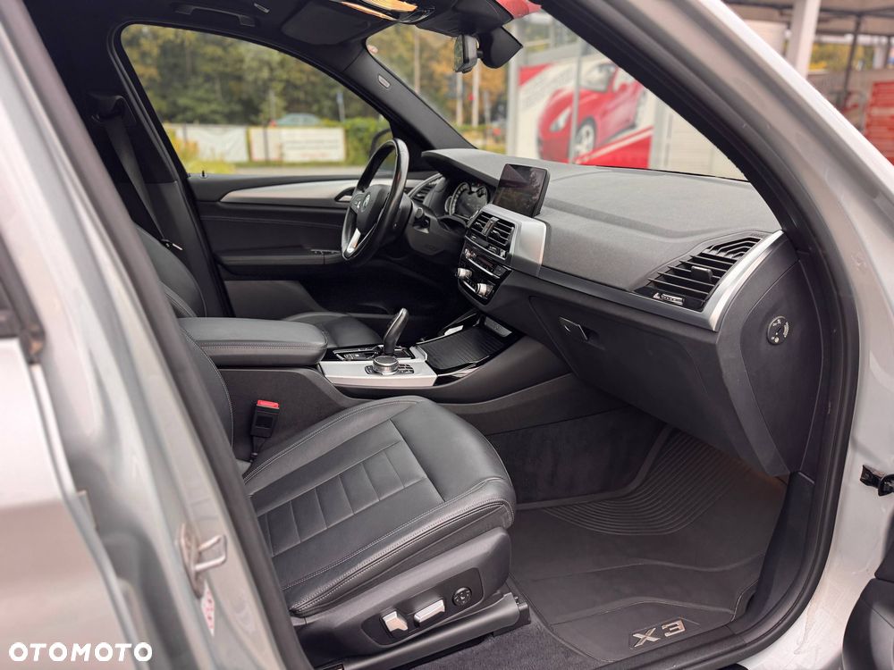 BMW X3 xDrive20i sport - 20