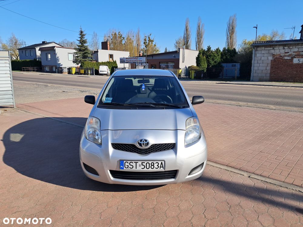 Toyota Yaris 1.0 Premium - 2