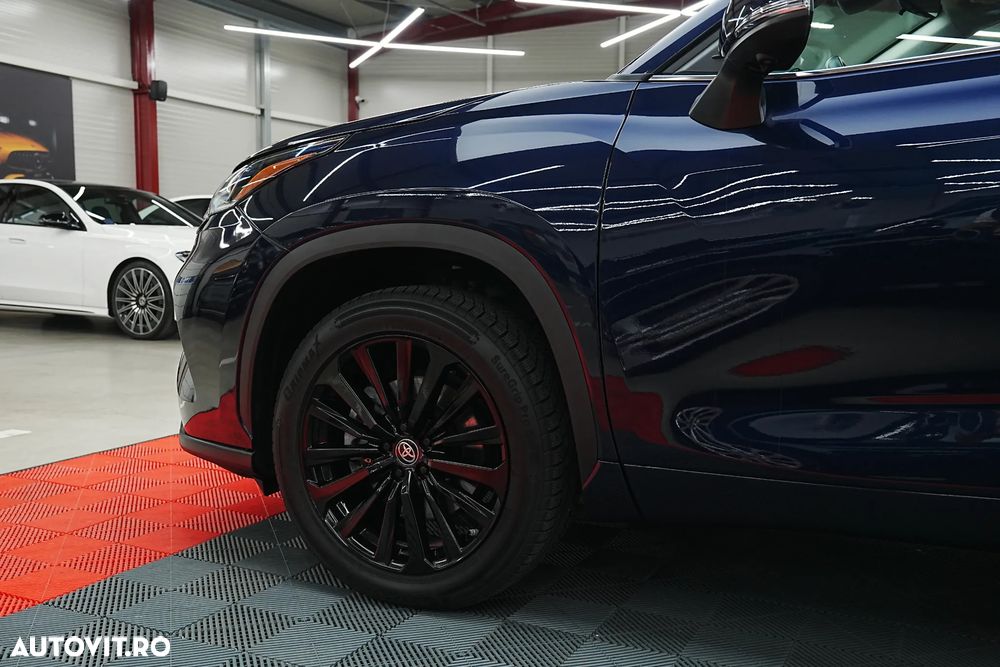Toyota Highlander 2.5 L Dynamic Force 248CP Luxury Metallic - 18