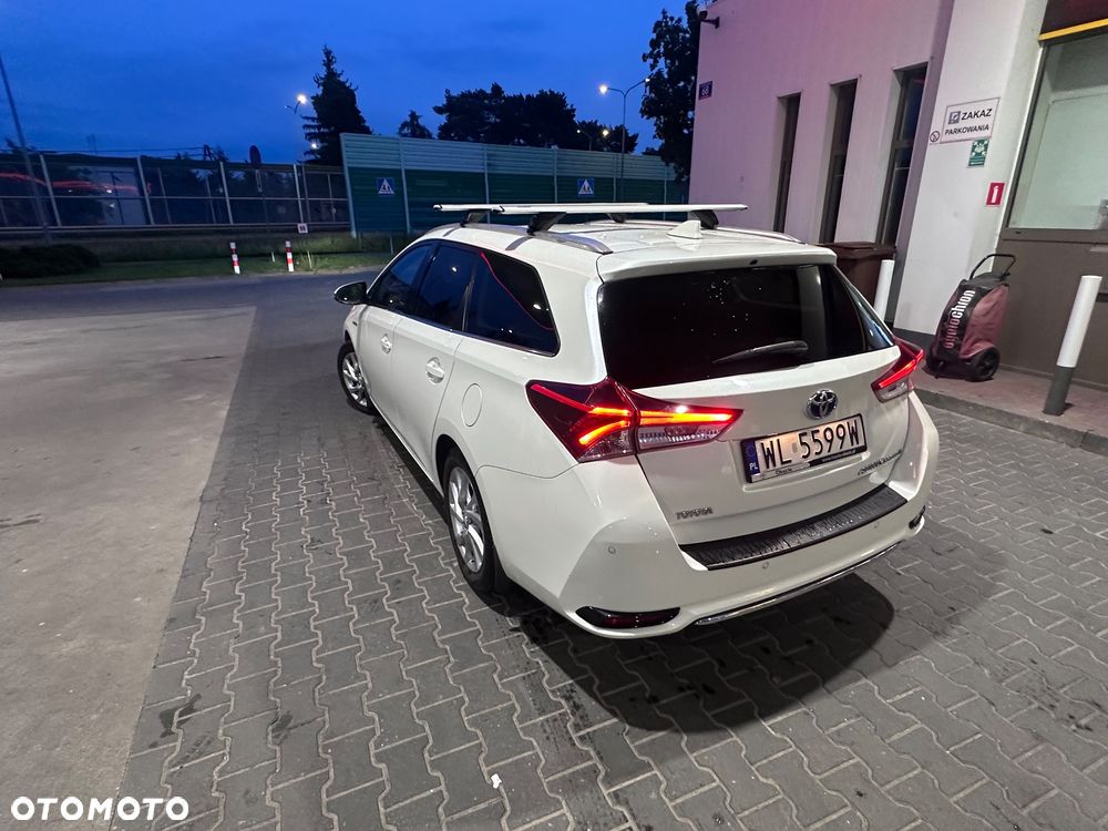 Toyota Auris 1.8 HSD Prestige NAVI - 4