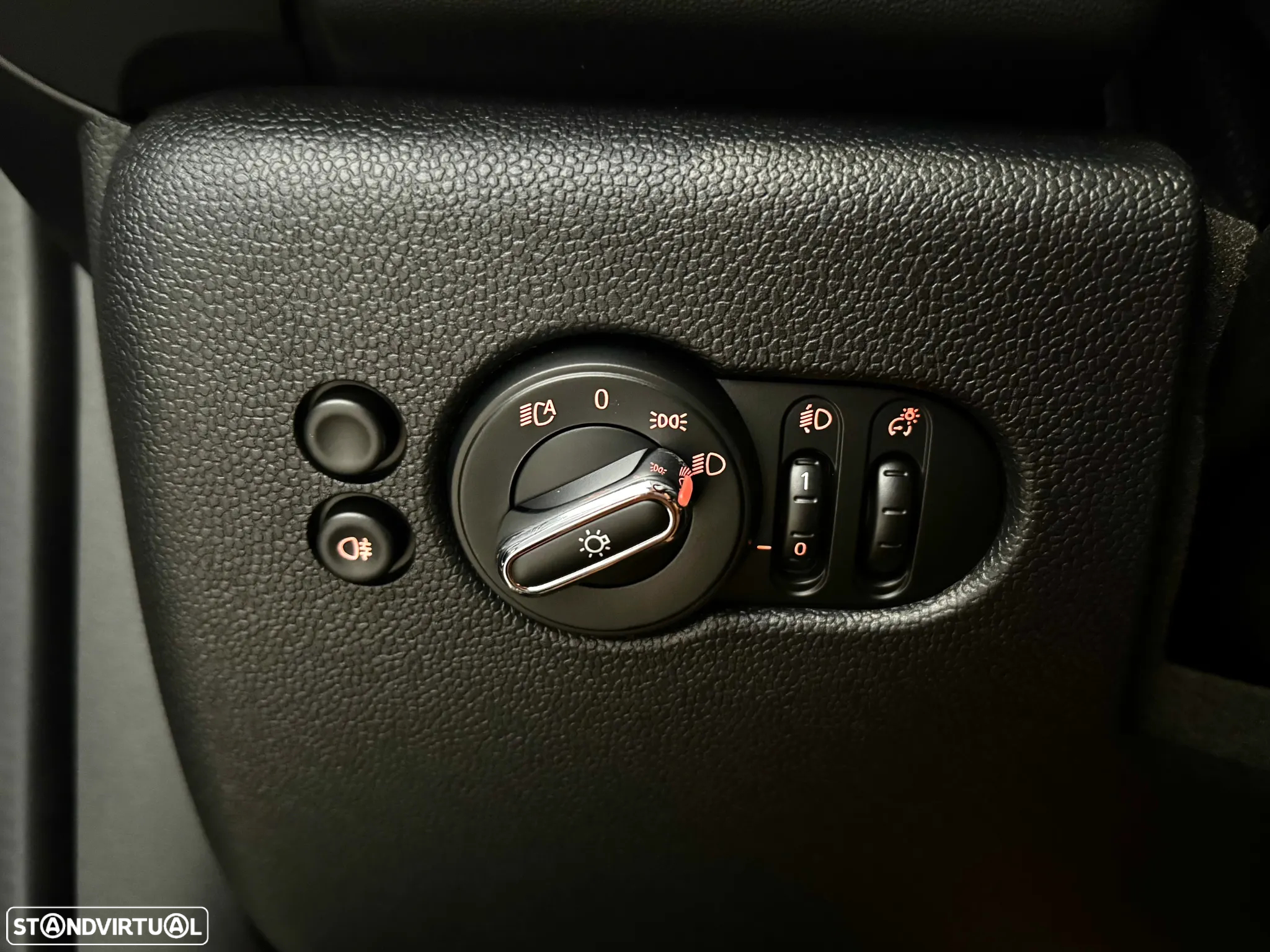 MINI 3 Portas Cooper SE Premium Extra Essential - 32