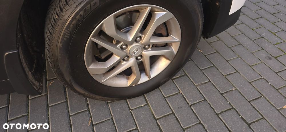 Hyundai Tucson 1.7 CRDI BlueDrive Comfort 2WD - 18