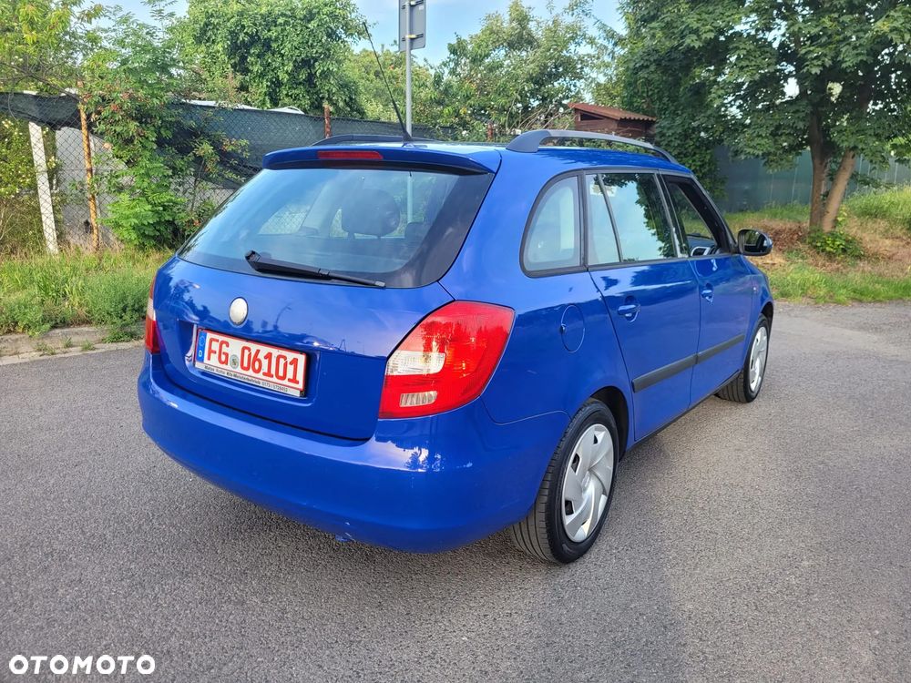 Skoda Fabia 1.4 16V STYLE Edition - 4