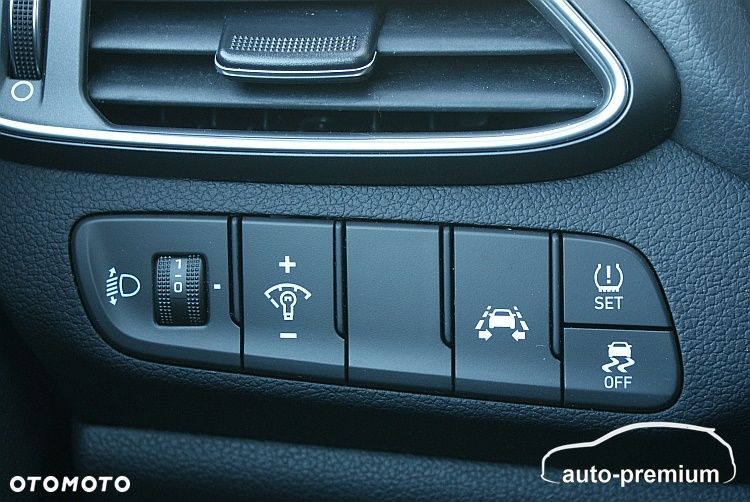 Hyundai i30 1.6 CRDI Trend - 12