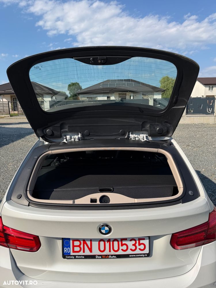 BMW Seria 3 320d Aut. - 11