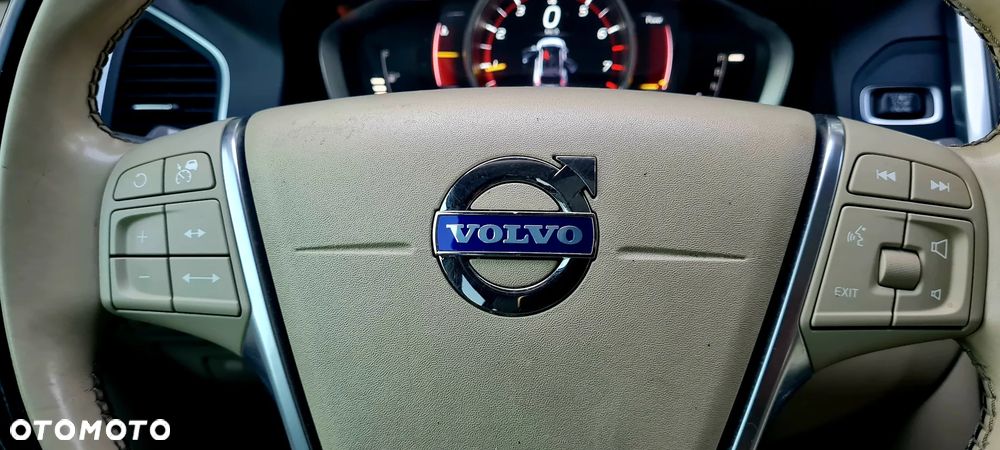 Volvo XC 60 T5 Drive-E Ocean Race - 25