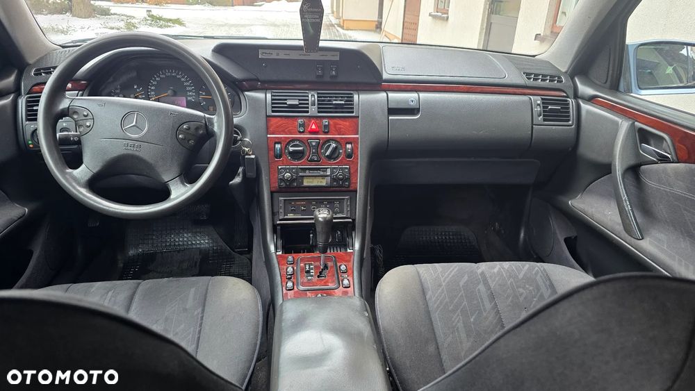 Mercedes-Benz Klasa E - 7