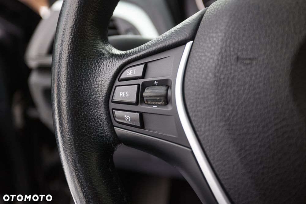 BMW Seria 1 118d Sport Line - 21