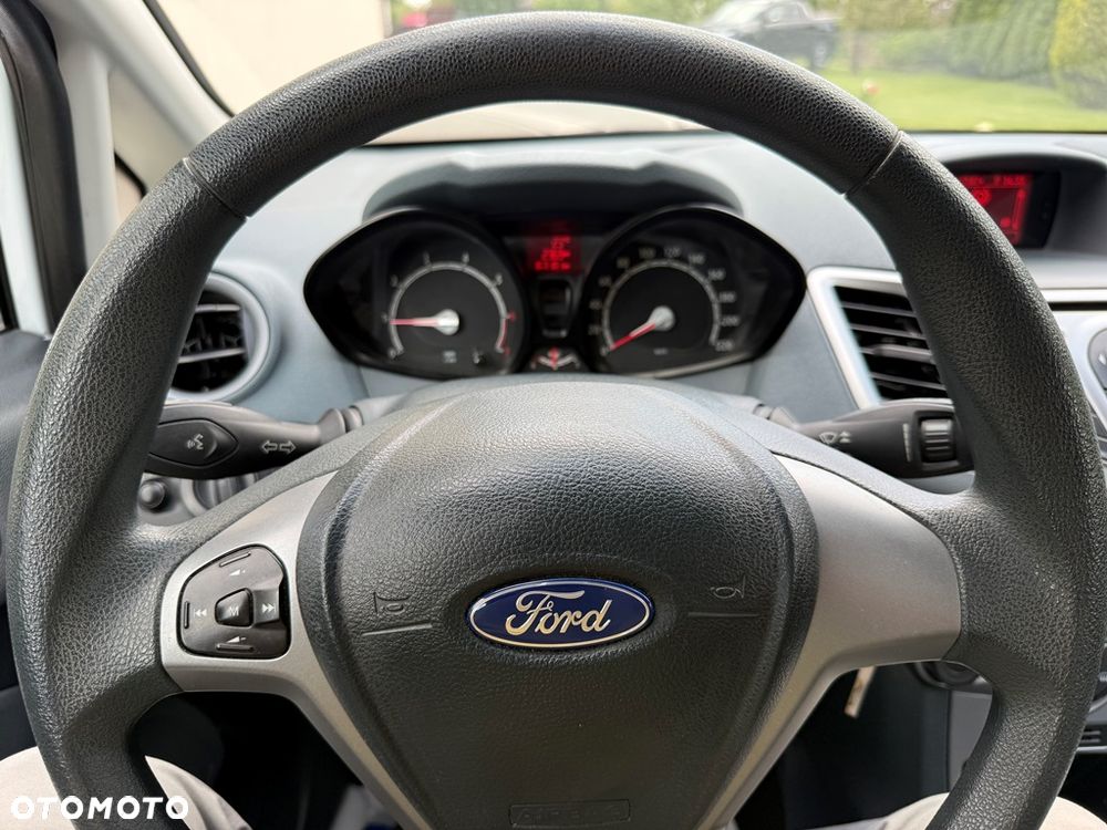 Ford Fiesta 1.25 Viva - 30