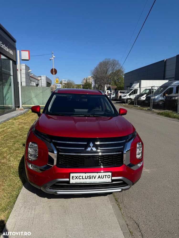 Mitsubishi Outlander - 2
