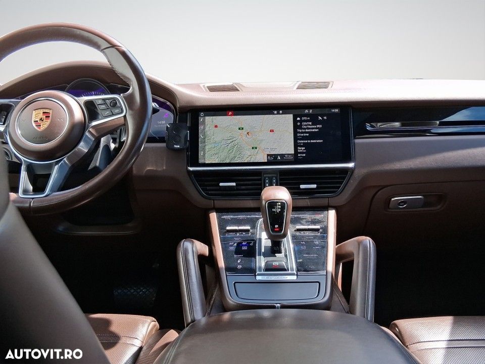 Porsche Cayenne - 12