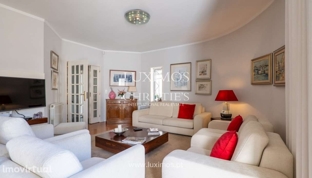 Moradia V4 com espaço exterior para venda em Leça da Palmeira - Grande imagem: 3/24