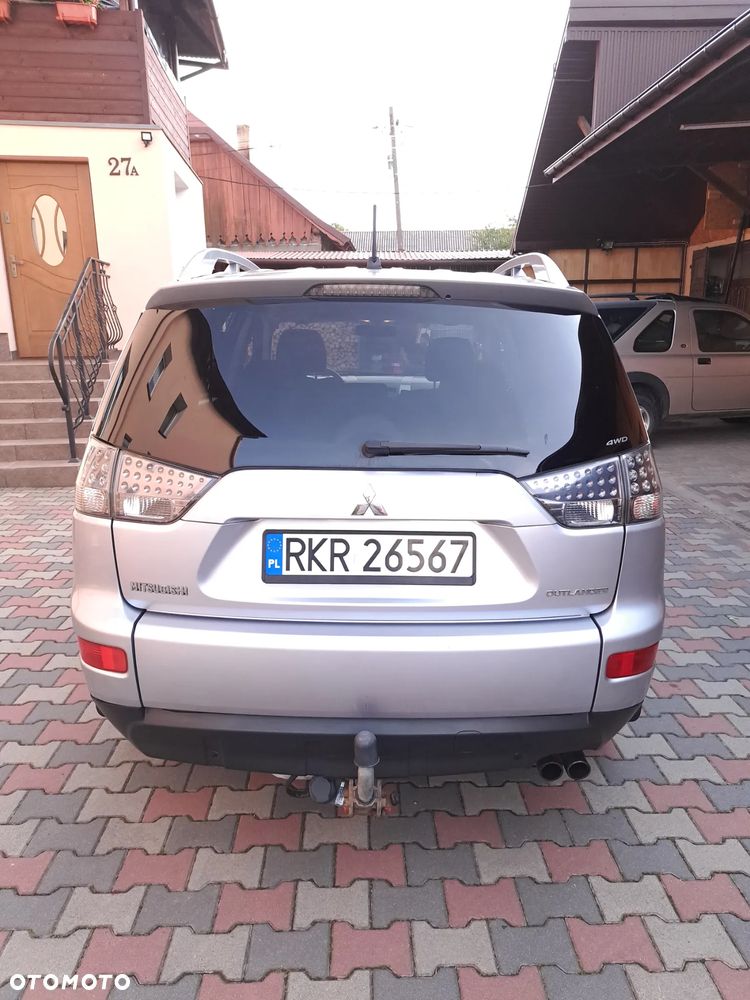 Mitsubishi Outlander 2.0 DID Instyle - 4