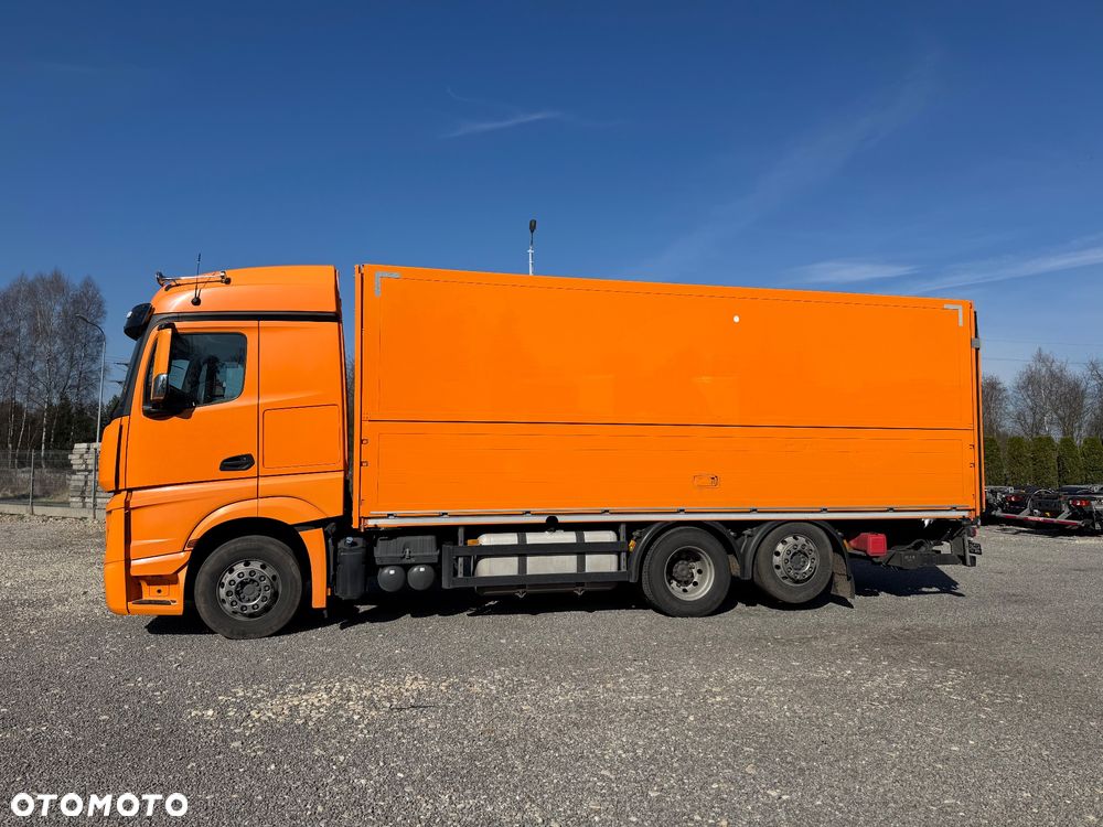 Mercedes-Benz Actros - 3