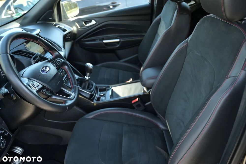 Ford Kuga 2.0 TDCi 4x4 ST-Line - 27