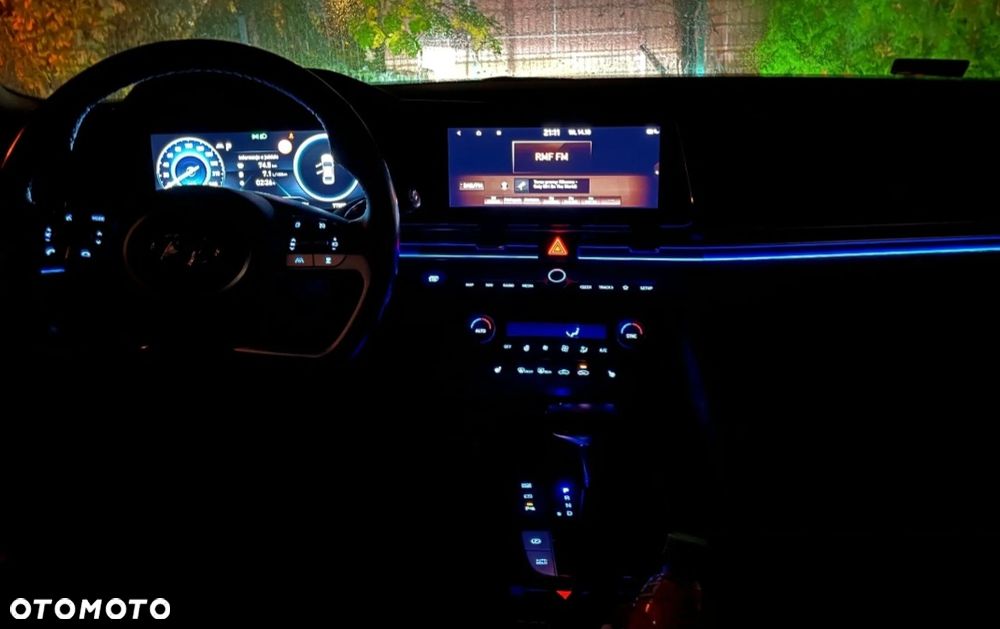 Hyundai Elantra 1.6 Executive CVT - 11