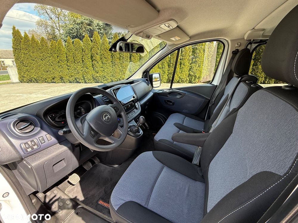 Opel Vivaro L2H1 2,9t Elegance Business - 13