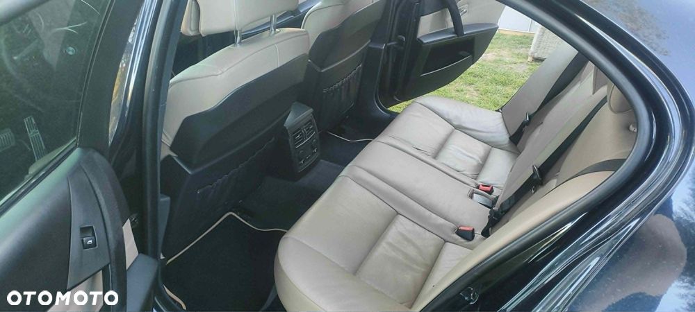 BMW Seria 5 530i - 10