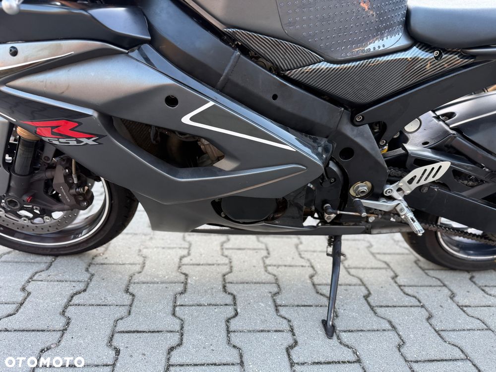 Suzuki GSX-R - 25