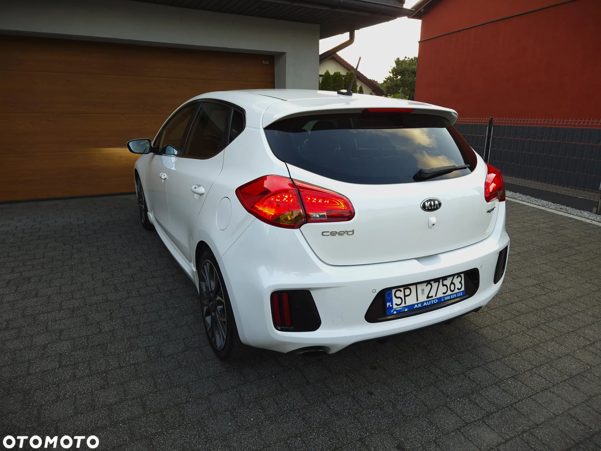 Kia Ceed 1.6 T-GDI GT-Track - 11