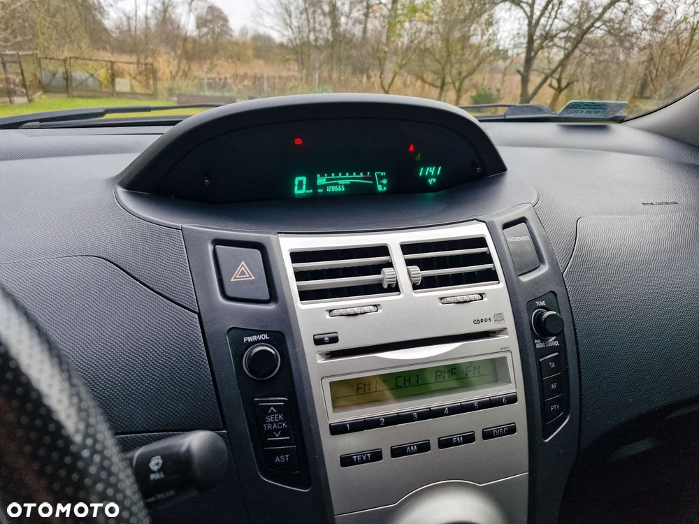 Toyota Yaris 1.33 Luna - 6