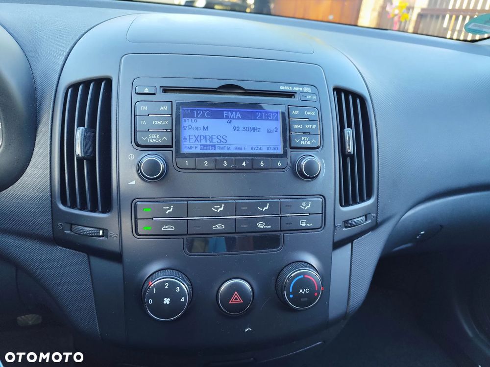 Hyundai i30 1.6 CRDi Classic + World Cup - 10