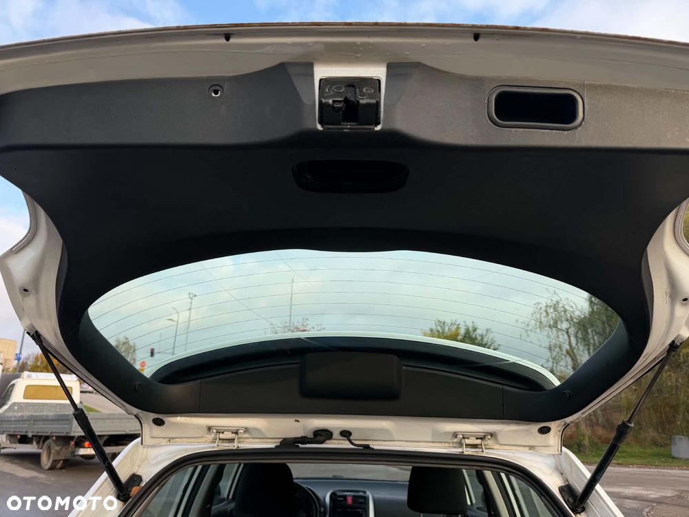 Toyota Auris 1.8 HSD Luna - 11
