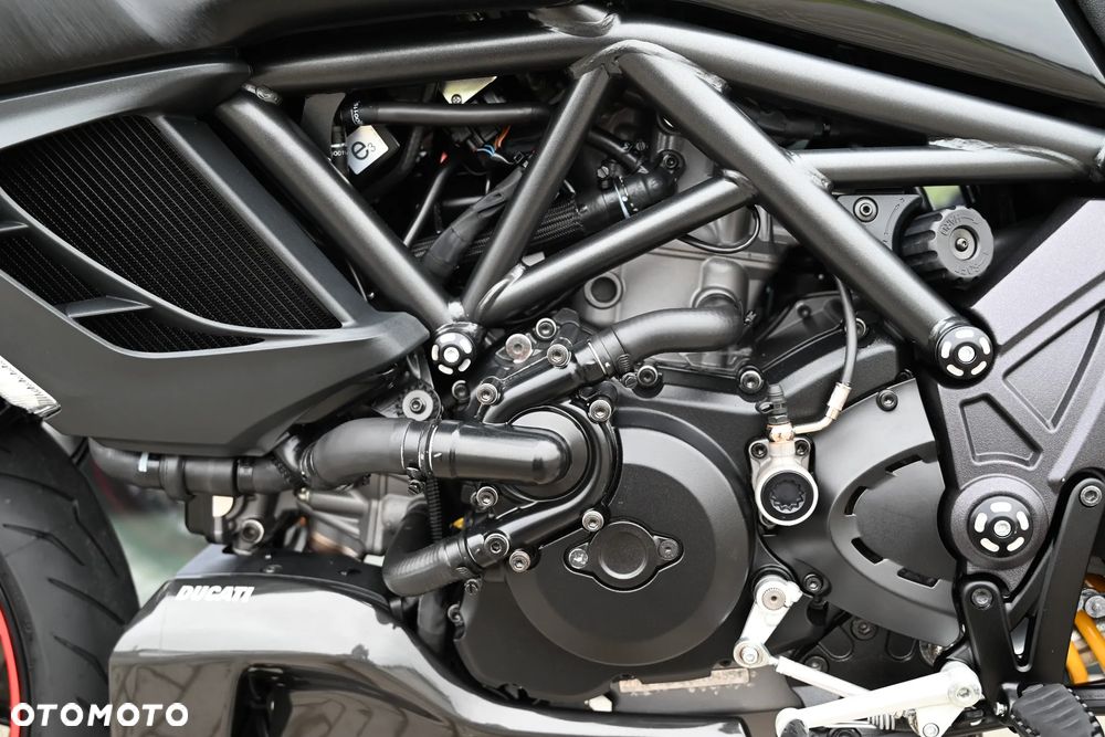 Ducati Diavel - 10