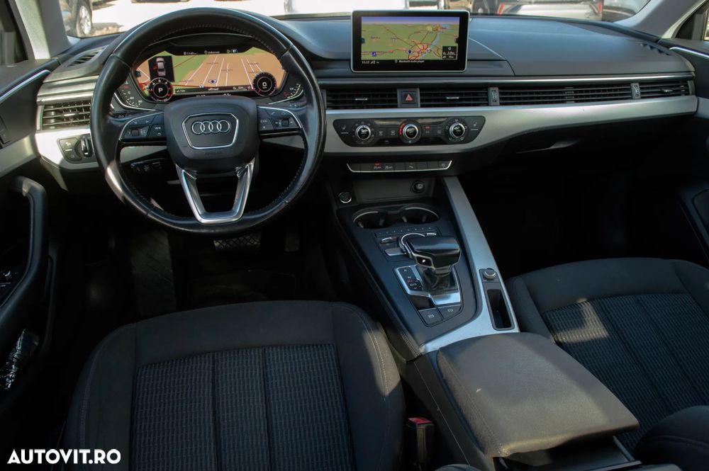 Audi A4 2.0 TDI S tronic Design - 32