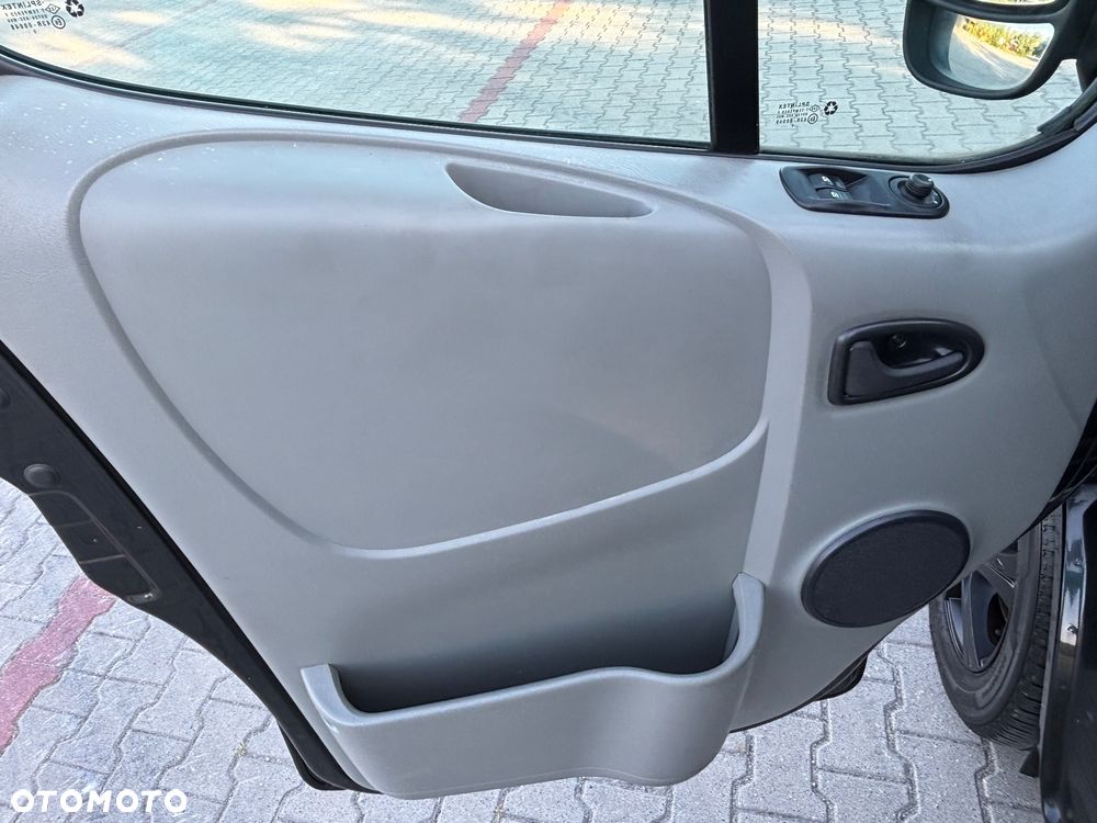 Opel Vivaro - 13
