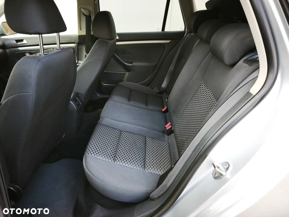 Volkswagen Golf 1.6 TDI Comfortline DSG - 10