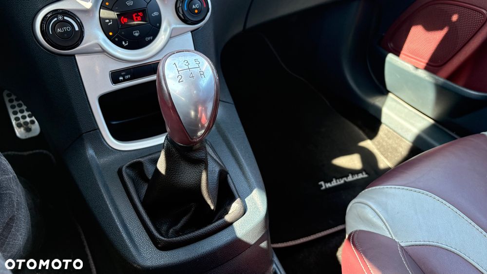 Ford Fiesta 1.4 Champions Edition - 30