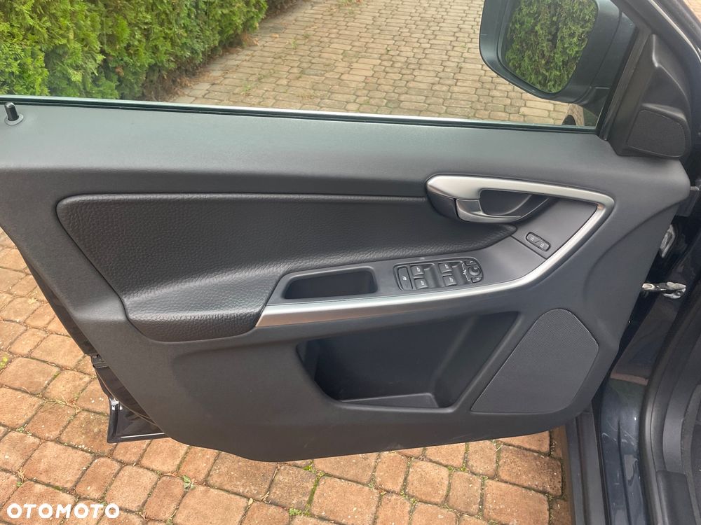 Volvo XC 60 2.4D AWD Summum - 20