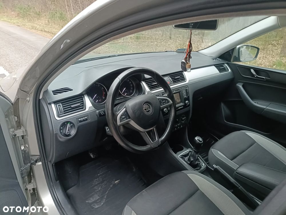 Skoda RAPID 1.2 TSI Active - 8