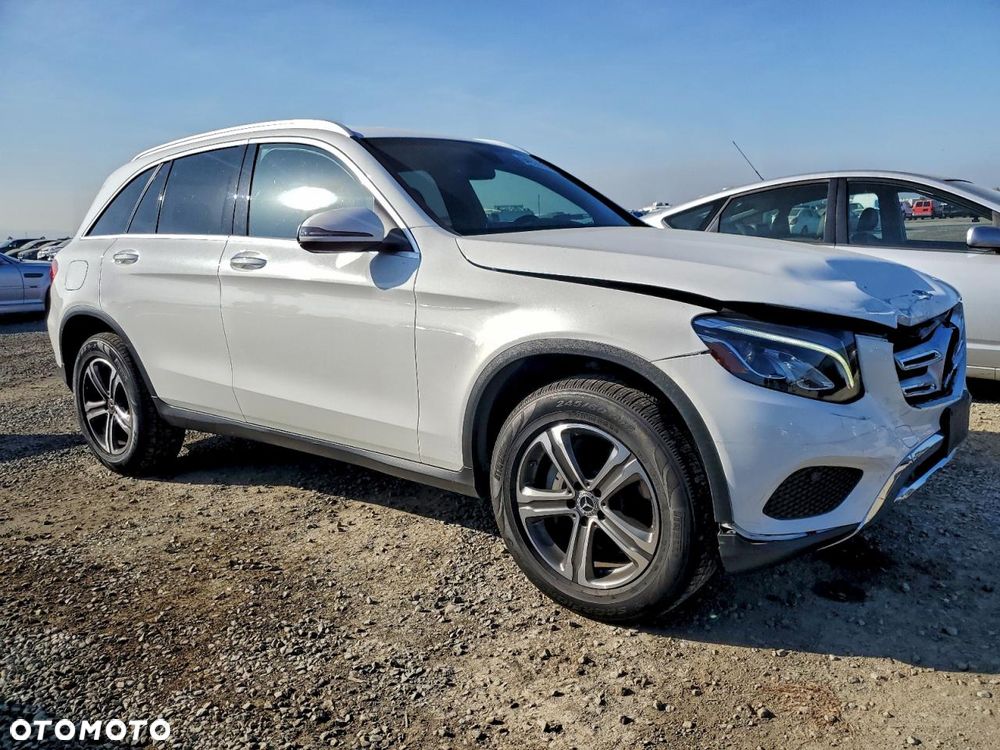Mercedes-Benz GLC - 24