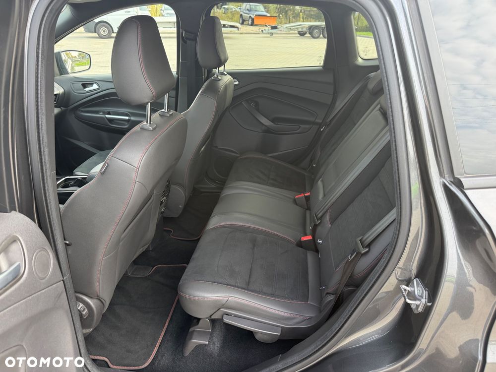 Ford Kuga 2.0 TDCi 4x4 ST-Line - 23