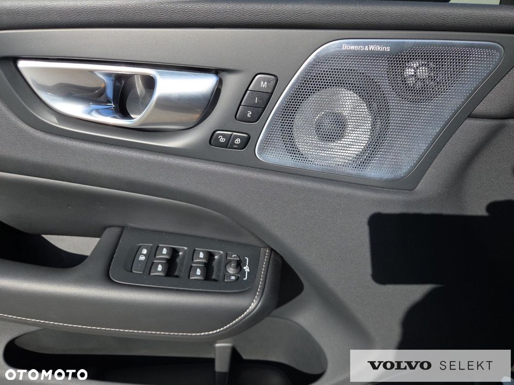 Volvo XC 60 B5 B AWD Ultra Black Edition - 15