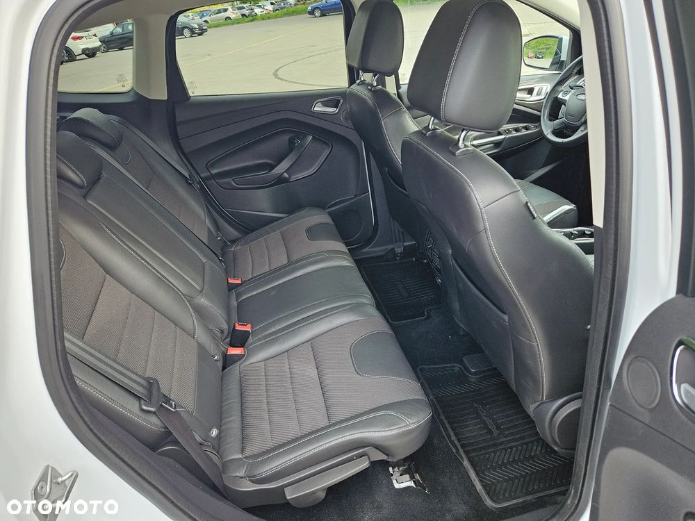 Ford Kuga 1.6 EcoBoost 2x4 Titanium - 11