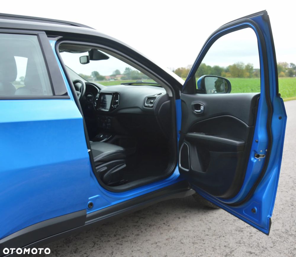 Jeep Compass - 24