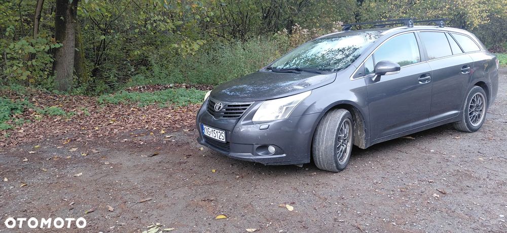 Toyota Avensis 2011 photo 2