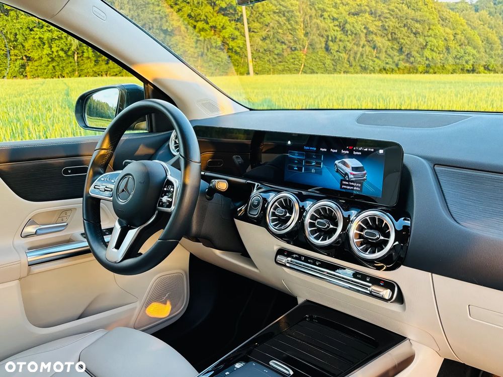 Mercedes-Benz EQA 300 66.5kWh 4-Matic Progressive - 32