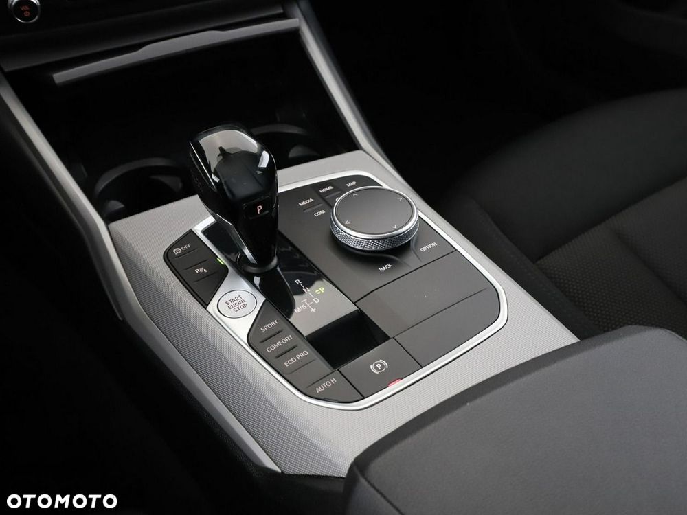 BMW Seria 3 318d MHEV Advantage - 28