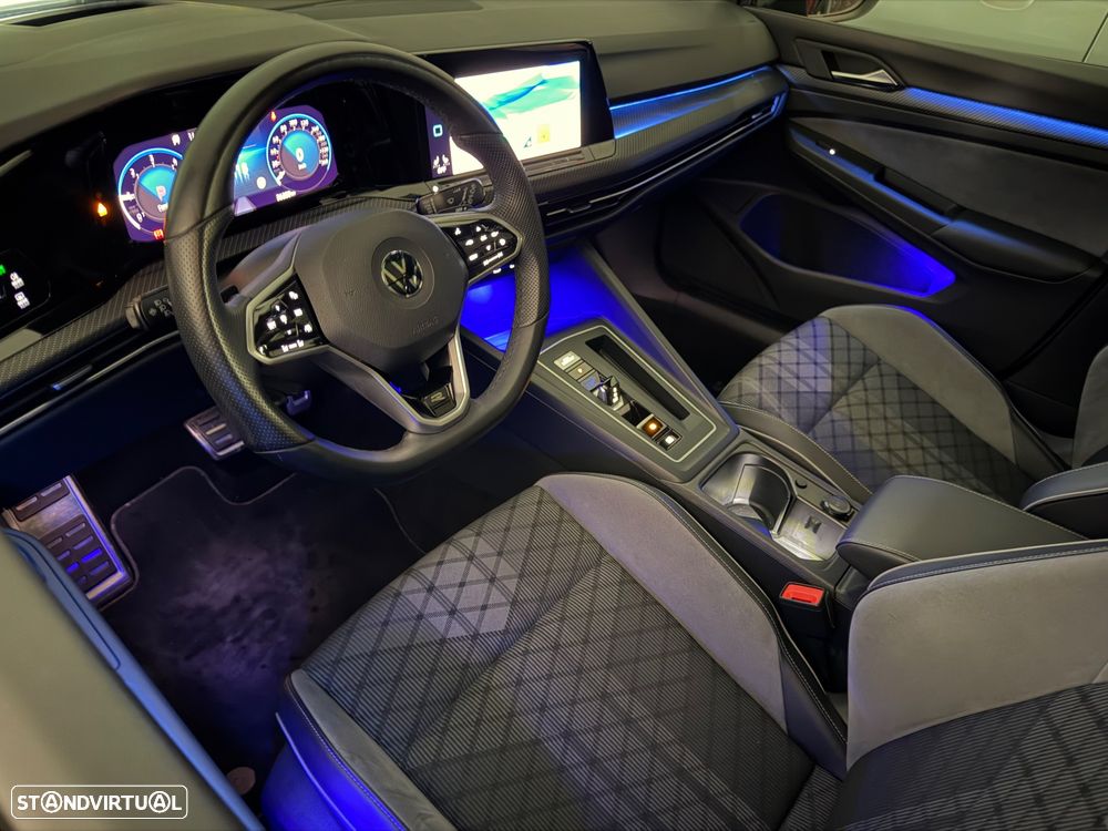 VW Golf 2.0 TDI SCR DSG R-Line - 42