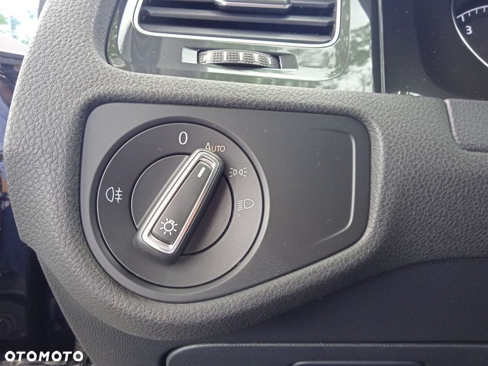 Volkswagen Golf 1.5 TSI BMT Evo Comfortline DSG - 30