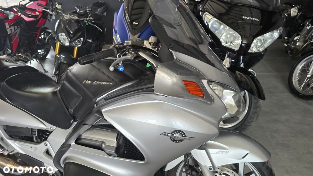 Honda ST - 28