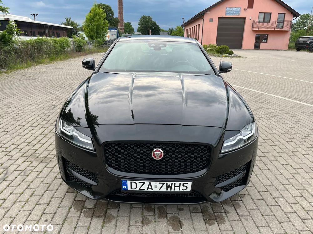 Jaguar XF 20d AWD R-Sport - 3