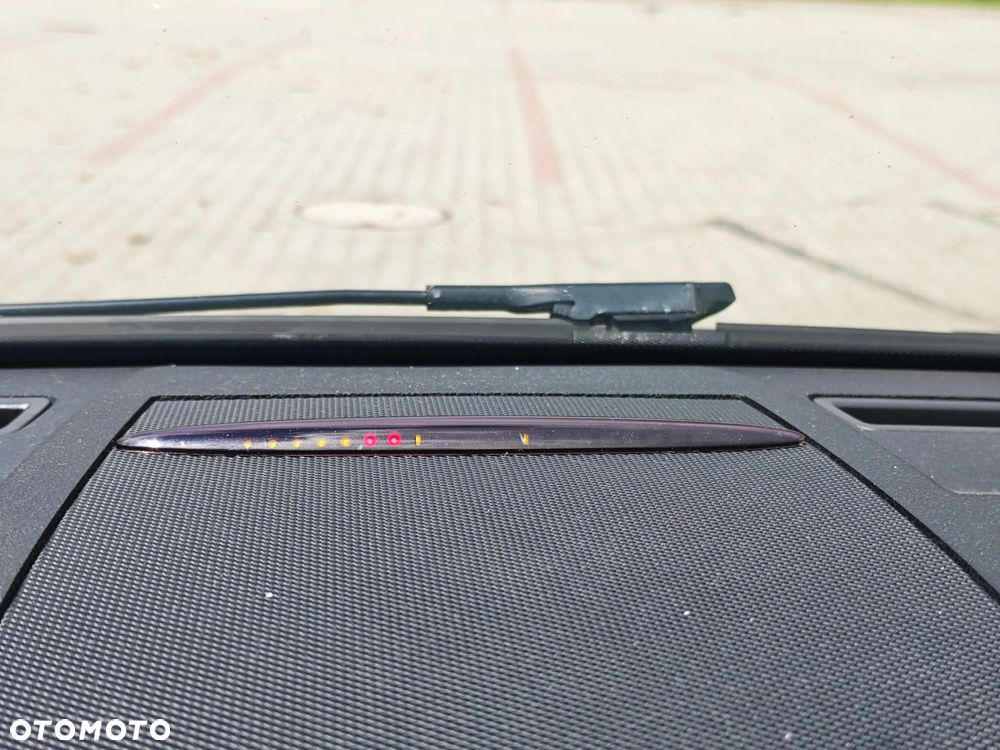 Mercedes-Benz Klasa B 200 CDI Special Edition - 34