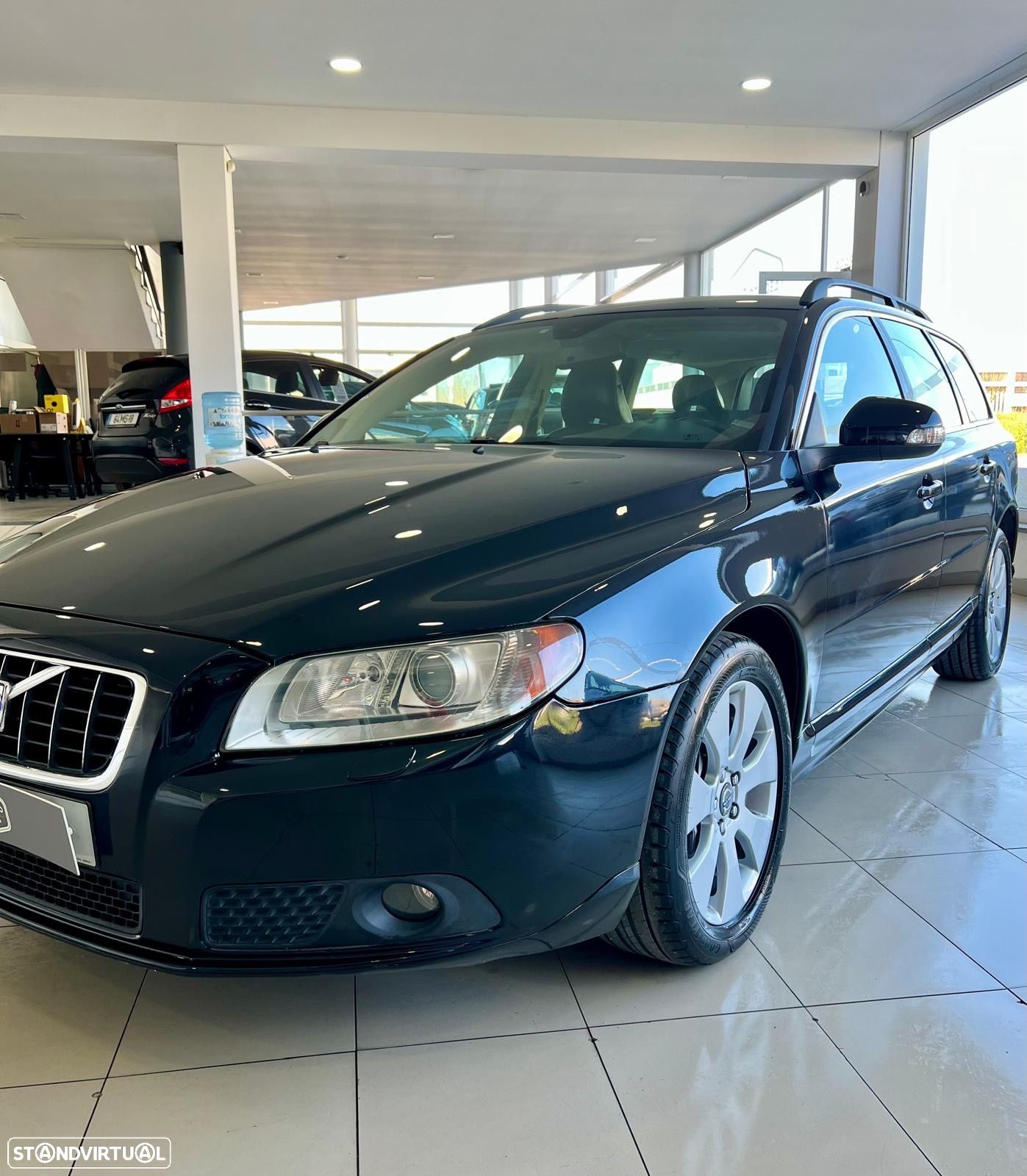 Volvo V70 2.4 D5 Summum - 1