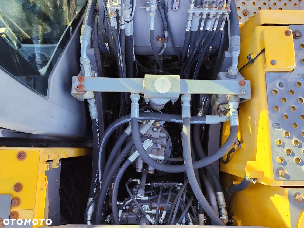 Volvo EC 210 CL - 21