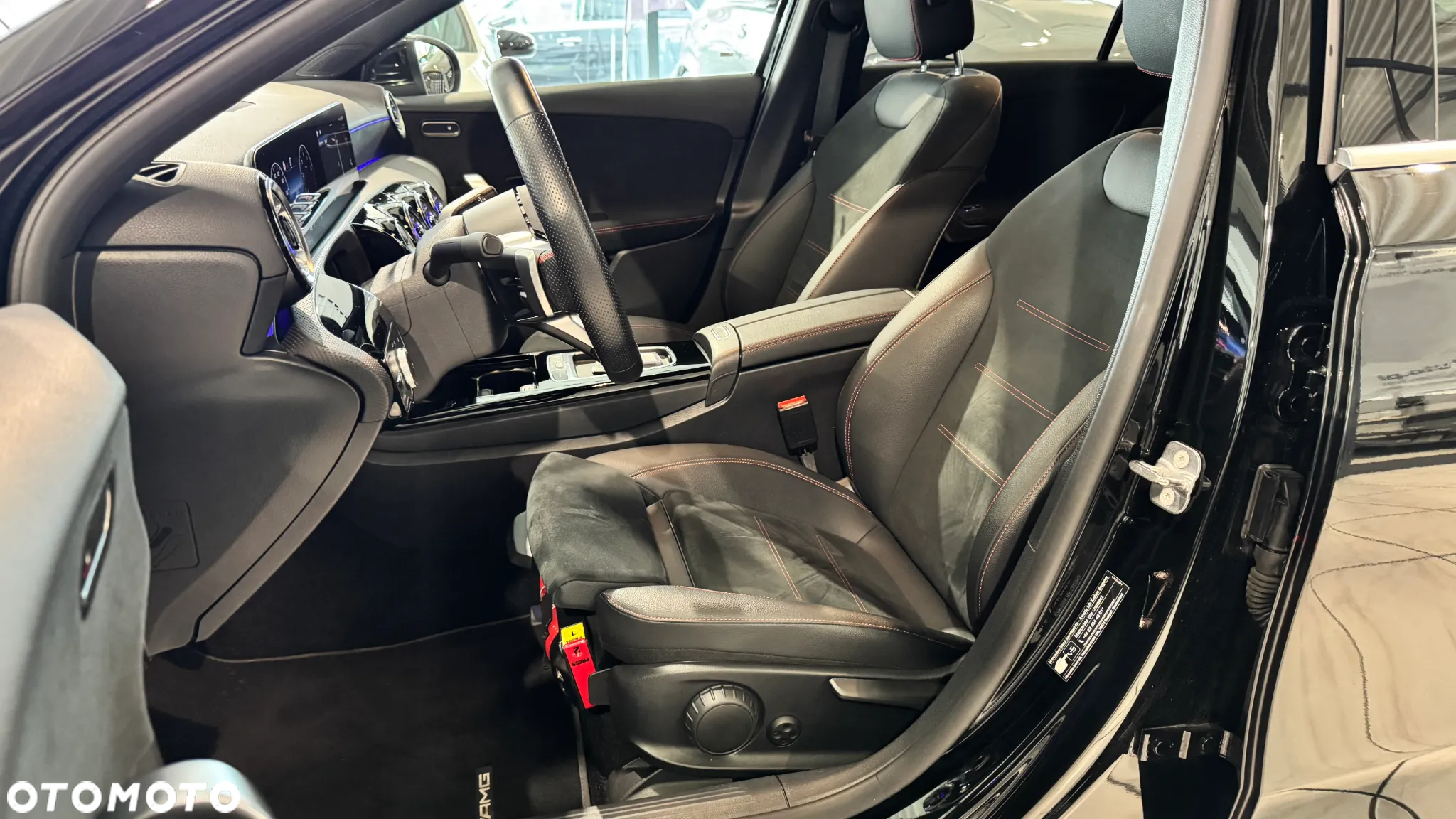 Mercedes-Benz Klasa A 220 4-Matic AMG Line 7G-DCT - 13